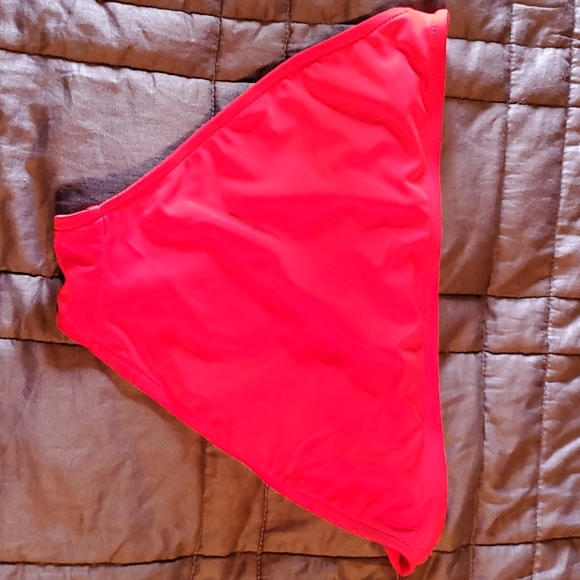 Red Bikini - Picture 4 of 7